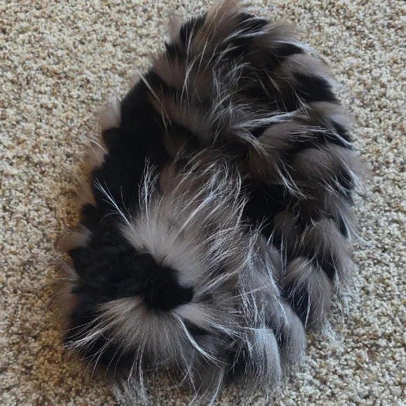 Dana Stein Rabbit And Fox Fur Scarf - Picture 8 of 8